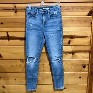 Levi's Women's Light Blue Ripped Skinny Jeans